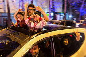 شادی مردم پس از قرائت بیانیه توافق هسته‌ای - تهران